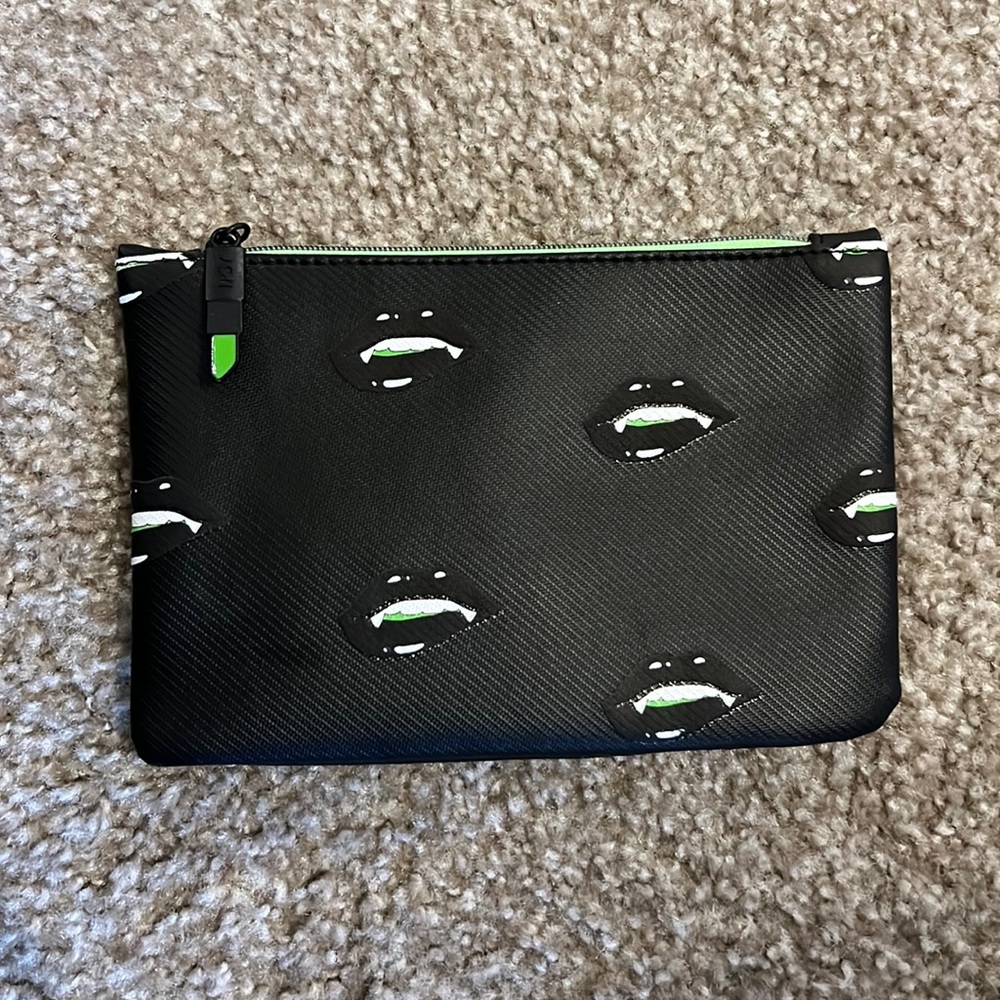 Ipsy makeup bag